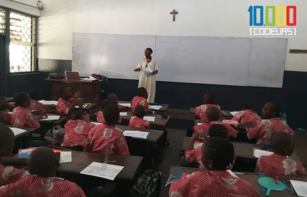 Linda NDJEBA anime le cours d'Acculturation numérique à Libermann